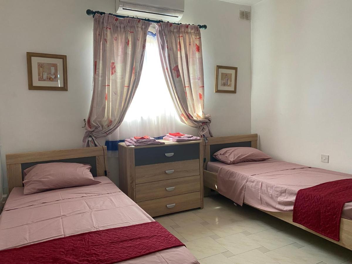 Sea Front Apartment At Mellieha Bay, Malta! 外观 照片